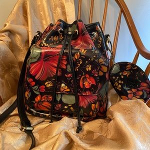 Tropical flower crossbody bag.